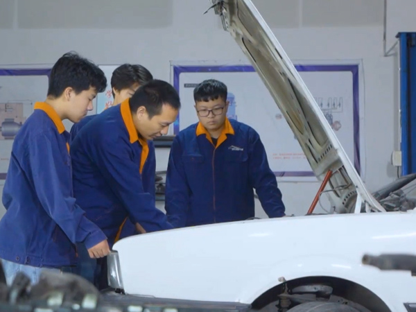 新能源汽车运用与维修